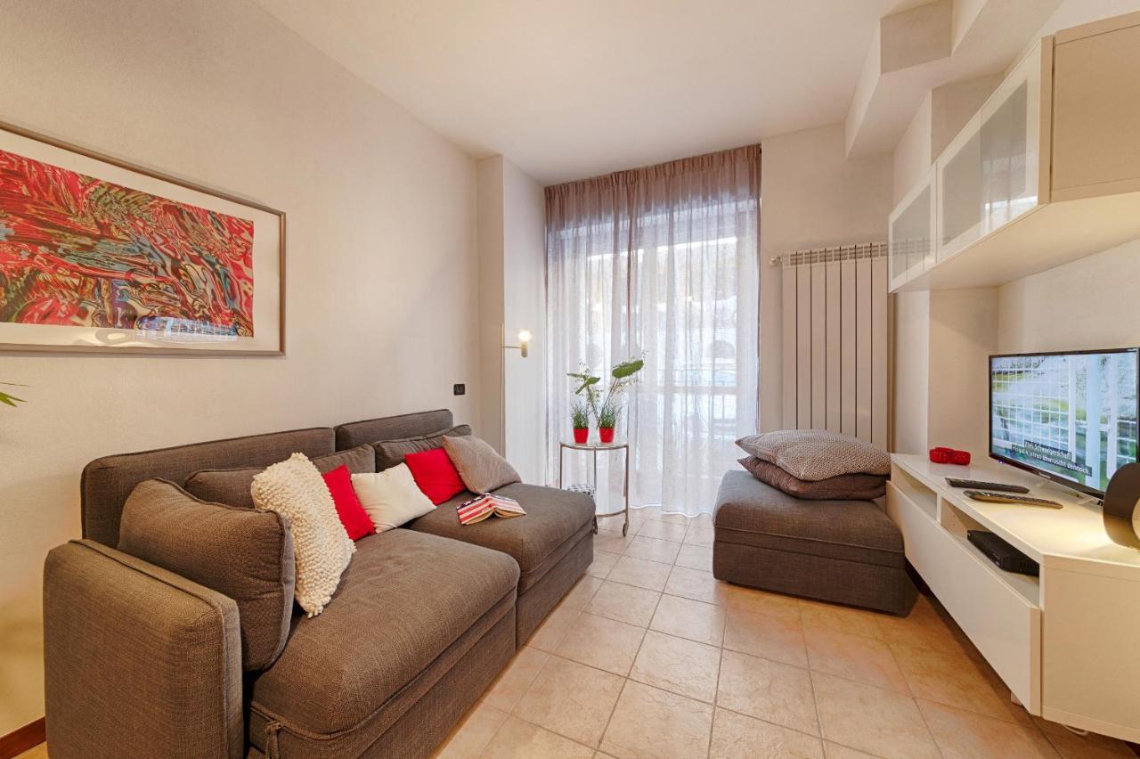 Modern Lakefront 2-Bedroom Apartment Acquaseria Esterno foto