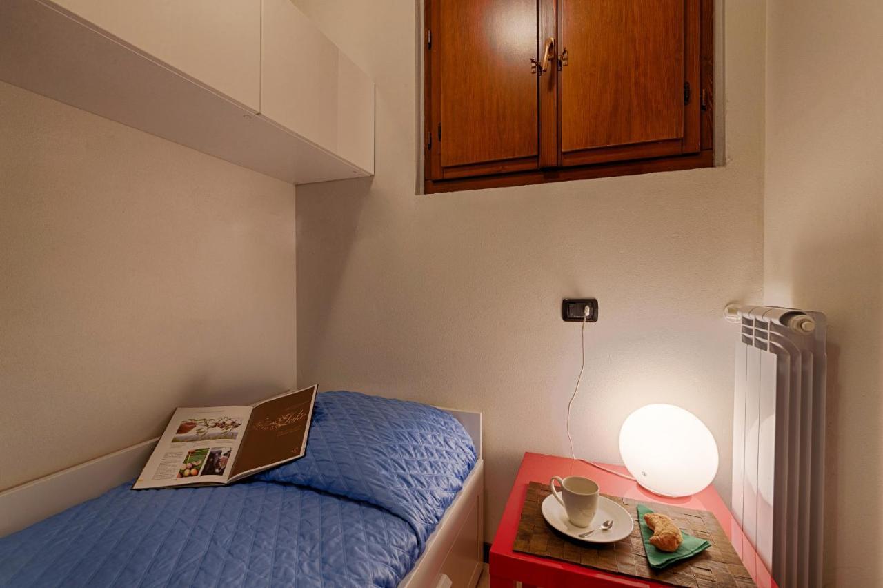 Modern Lakefront 2-Bedroom Apartment Acquaseria Esterno foto