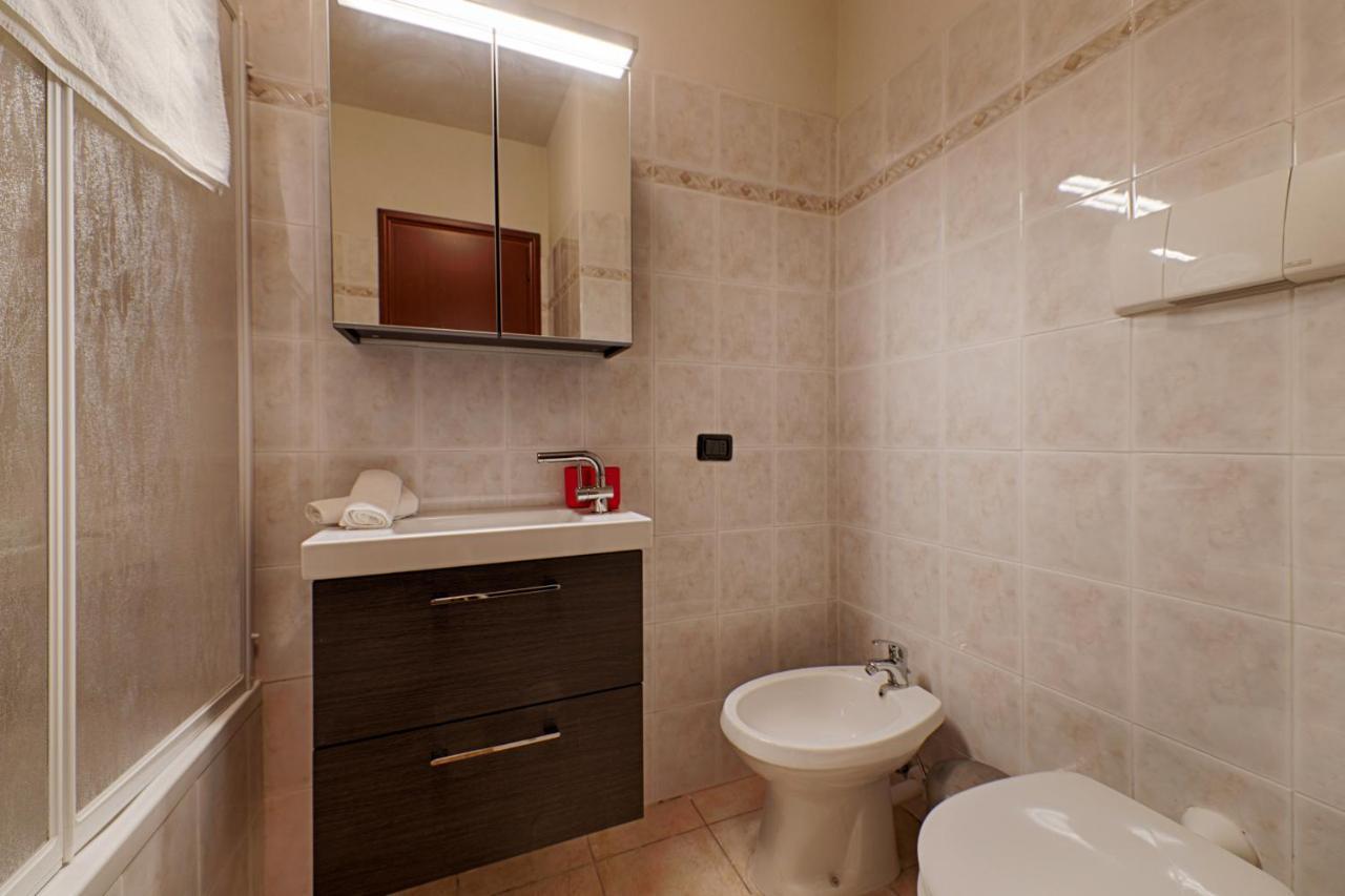 Modern Lakefront 2-Bedroom Apartment Acquaseria Esterno foto